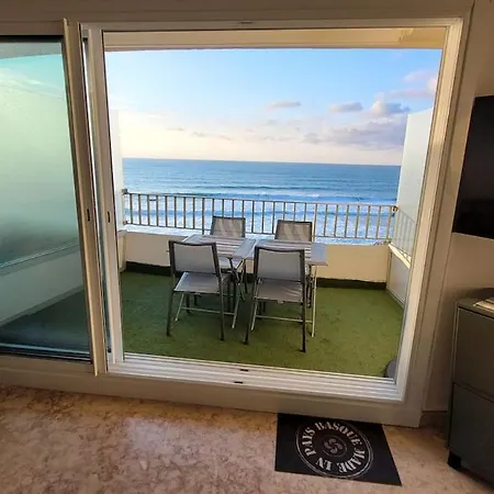 Biarritz-face Mer-appt T3-plages-piscine-tennis Apartment